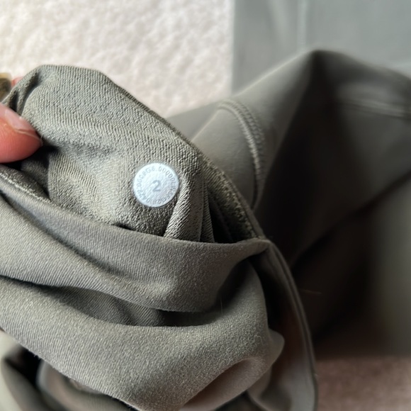 Lululemon HR Groove Pant - Picture 4 of 4